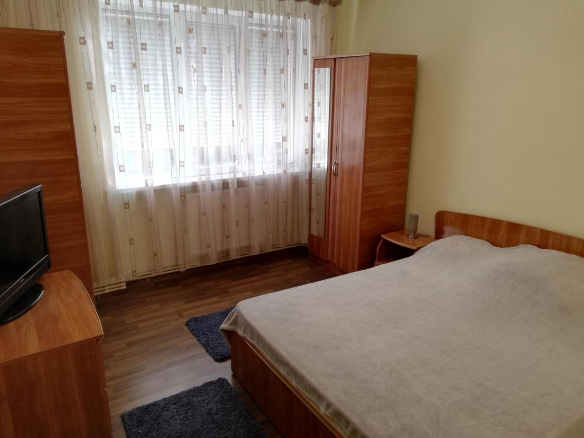 Valeria Apartament Lägenhet Onesti Exteriör bild